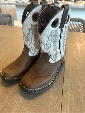 Cody James Brown & White Western Cowboy Boots